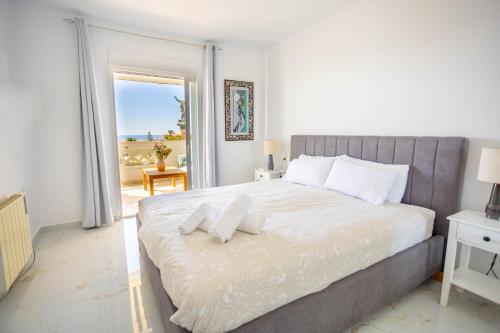Beachfront Penthouse with sea views Puerto Banus