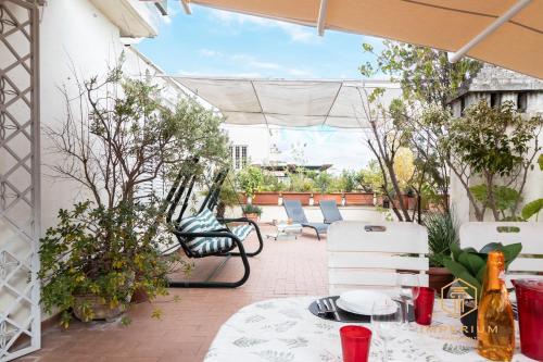 Imperium Penthouse - Private terrace, 2-4 pax, 2 minutes to metro, A-C