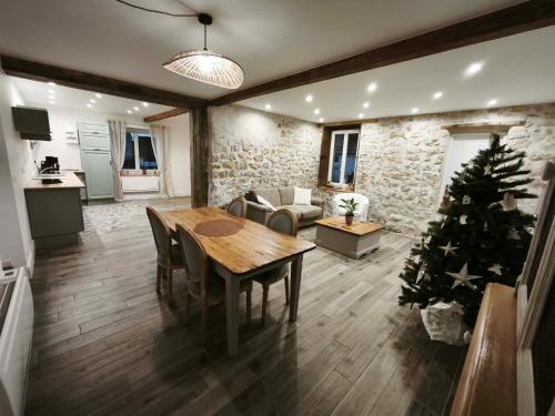 Maison pierres et poutres d'opale