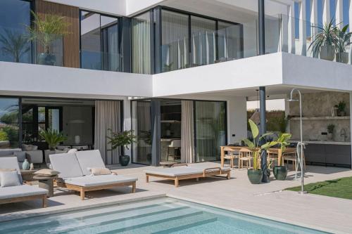 Marbesa Beachside Lux