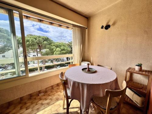 Charmant appartement sur le port de Hyères, proche des plages
