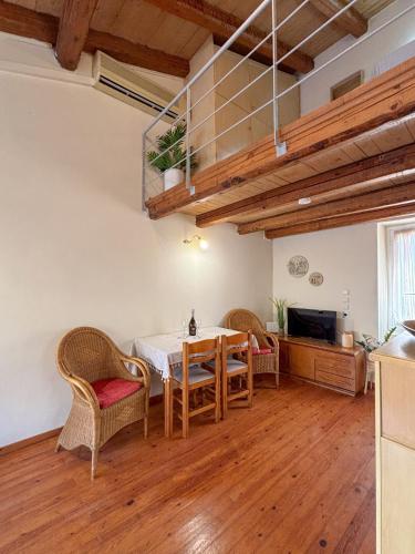 Mary's Bright Apartment · Corfu Old Town