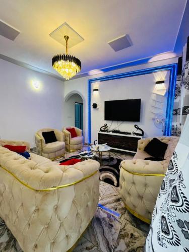 Khalifa empire guest house Mbalgong 2