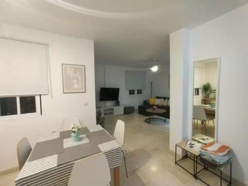 Mediterranean apartment near the beach with seaview, pool & balcony