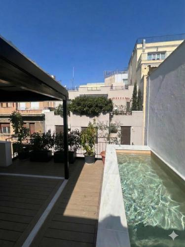 Penthouse 28- Jacuzzi & Cinema