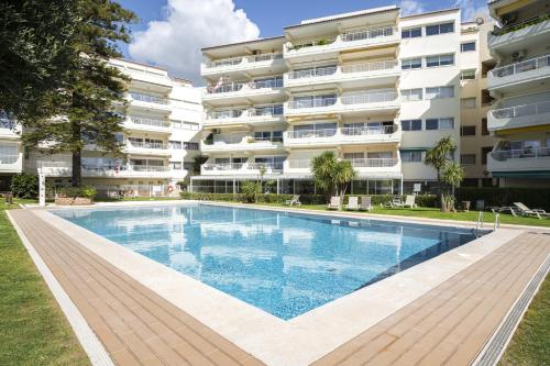 Moura One - Condominium with pool by HD