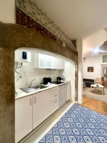 SJ2DE Heart of Lisbon, 1min to Augusta Arch! Spacious 2 APTS with 4BR& 2BA