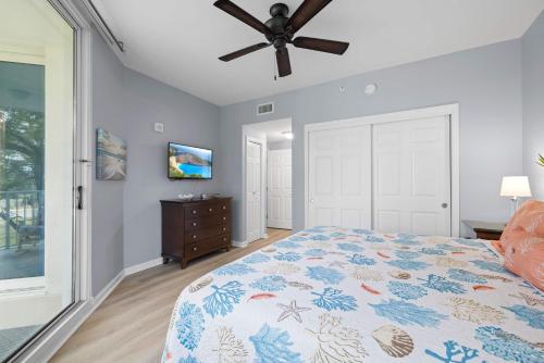 5 Star Resort 2BR 2 BATH King Suite Shuttle Pools Across from Beach 2208 photo 12