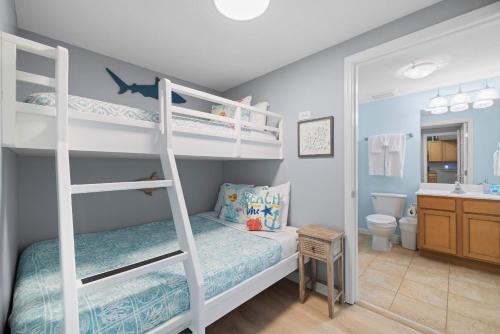 5 Star Resort 2BR 2 BATH King Suite Shuttle Pools Across from Beach 2208 photo 17