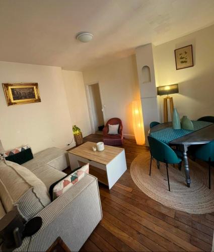 Grand Appartement parisien T2 - Montmartre