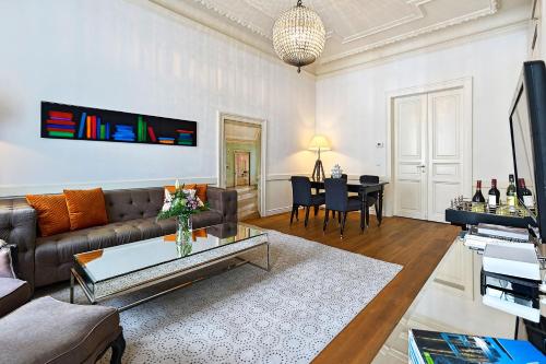 6 rooms Votivpark