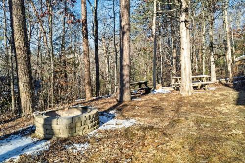 Smoky Mountains Log Cabin w Private Hot Tub, BBQ photo 12