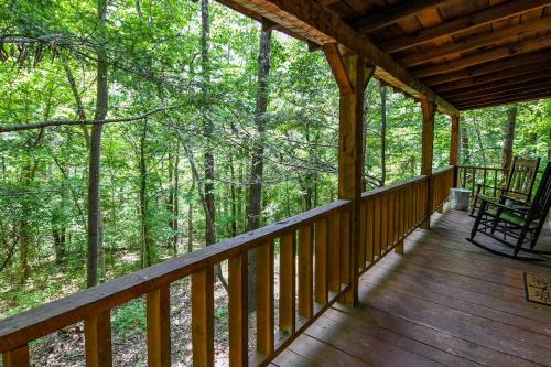 Smoky Mountains Log Cabin w Private Hot Tub, BBQ photo 18