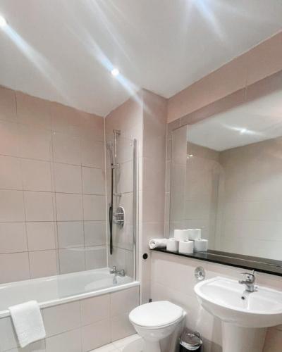 Harbour Front Apartment with free parking photo 17