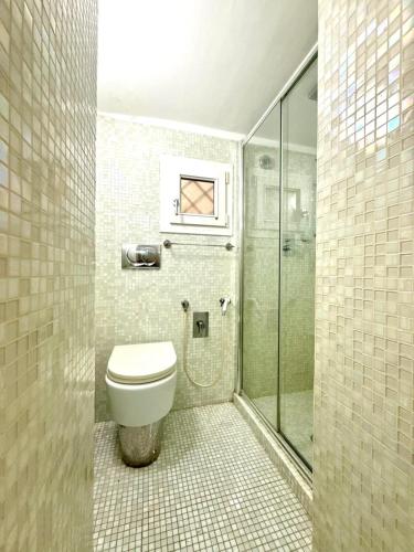 Varese Suite Guest House