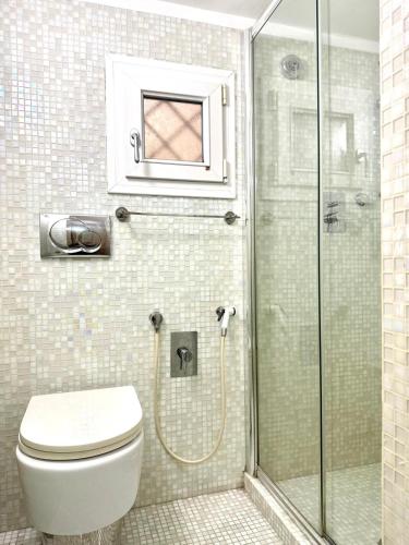 Varese Suite Guest House