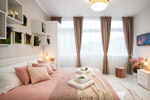 Lux center, 2camere, 2bagni, train station SMN