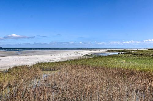 Beachfront Getaway! Hilton Head Resort Condo photo 11