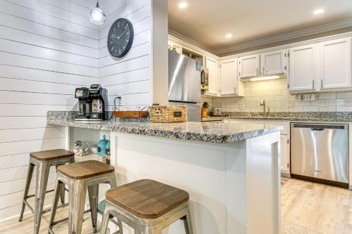 Beachfront Getaway! Hilton Head Resort Condo photo 6