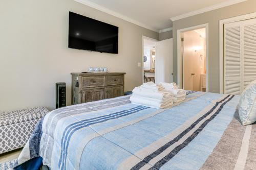 Beachfront Getaway! Hilton Head Resort Condo photo 18
