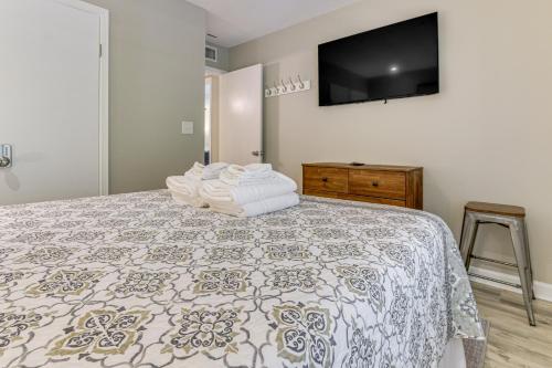 Beachfront Getaway! Hilton Head Resort Condo photo 20