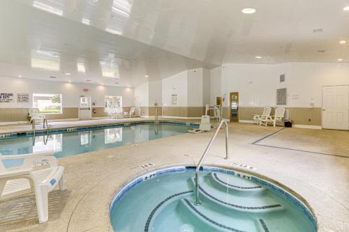 Beachfront Getaway! Hilton Head Resort Condo photo 27