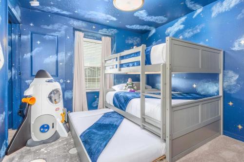 Disney Retreat w Pool, Arcade Themed Rooms photo 45