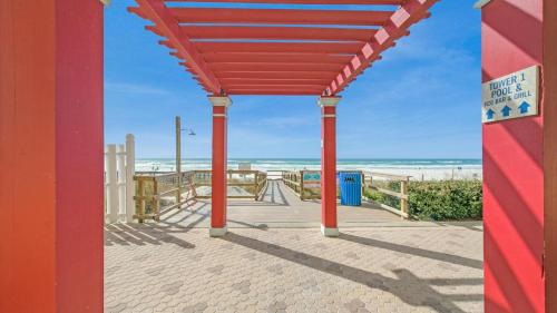 Beachfront Studio #709 at Majestic photo 26