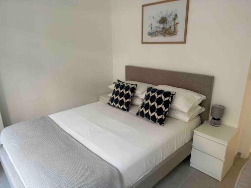 Albert 1er · Chic One-Bedroom Apartment with Parking - StayInAntibes