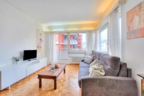 Kiki House for 4 with Balcony & Lift - Happy Rentals