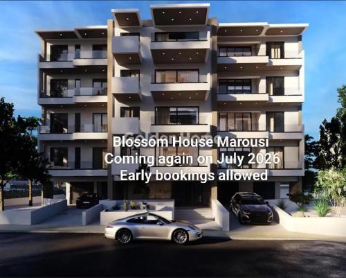 Blossom House Marousi & Parking
