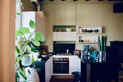 DESIGN SUITES MILANO TORTONA NAVIGLI FASHION DISTRICT 16min walk from the City Centre