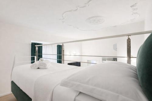 Black Lux 2BR Apartment in Milan close to Navigli