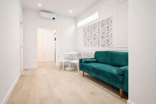 Black Lux 2BR Apartment in Milan close to Navigli