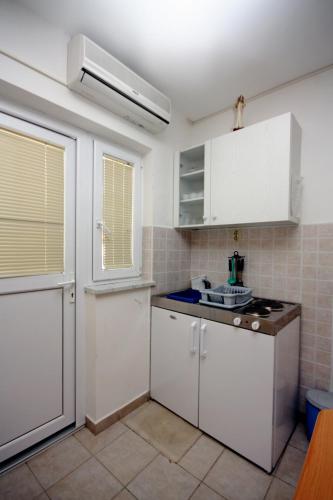 Apartments with parking space Supetarska Draga - Gonar, Rab - 5016