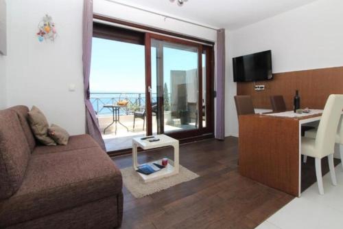 Apartments with parking space Opatija - 24419