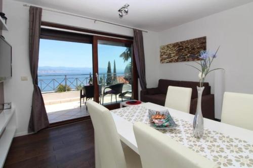 Apartments with parking space Opatija - 24419