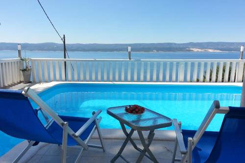 Apartments with swimming pool Mimice, Omis - 2754