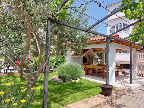 Apartments with parking space Vodice - 6452
