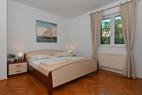 Family friendly house with a swimming pool Mavarstica, Ciovo - 25200