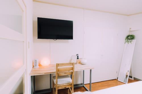 Bright & Convenient 1BR in Hakata, Steps from STN