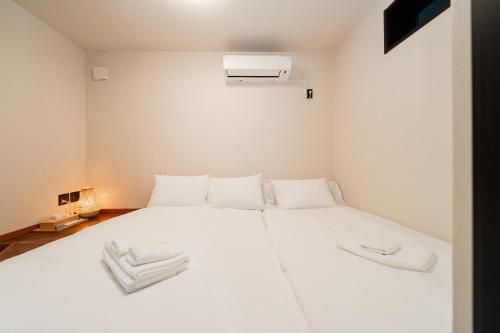 98 Square Meters, Best Location, Free Parking, Luxury 4 Floor Private House with Rooftop, 5 minutes walk to station