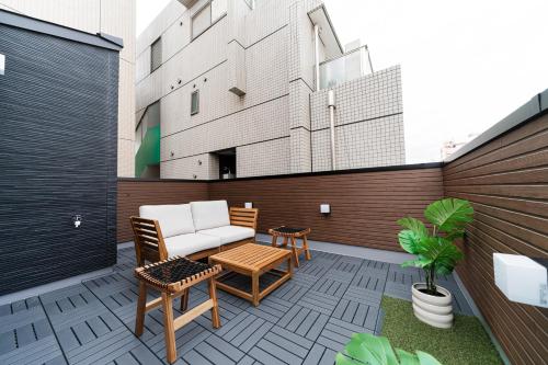 98 Square Meters, Best Location, Free Parking, Luxury 4 Floor Private House with Rooftop, 5 minutes walk to station