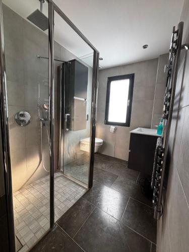 PalmbeeCannes 70m2, 2 chambres pour 1 à 6 Personnes avec bébé avec Terrasses a 200m des Plages, Palmbee Cannes