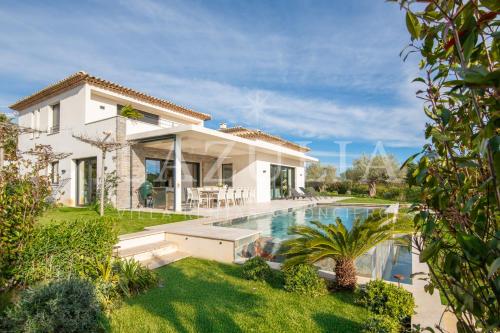 Villa avec piscine privée, vue mer et proche plage Sainte-Maxime 10 personnes