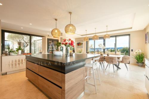 Villa avec piscine privée, vue mer et proche plage Sainte-Maxime 10 personnes