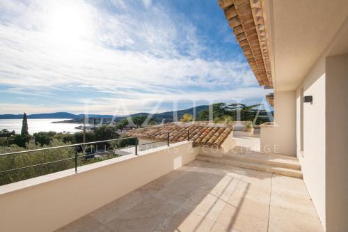Villa avec piscine privée, vue mer et proche plage Sainte-Maxime 10 personnes