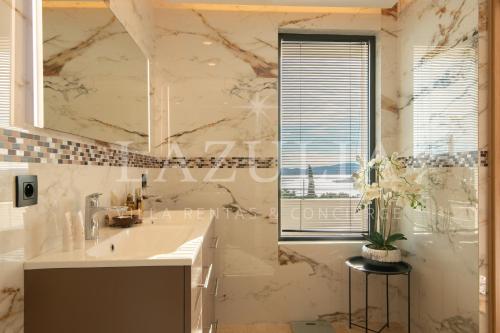 Villa avec piscine privée, vue mer et proche plage Sainte-Maxime 10 personnes