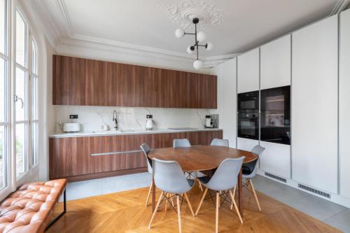 Bright And Spacious 3BDR Apt Near Eiffel Tower