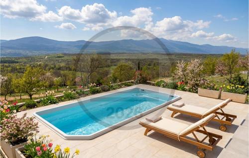 3 Bedroom Beautiful Home In Hrvace